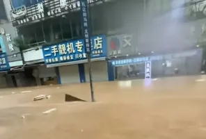 今年10号台风“美莎克”重创广西防城港区，损失惨重