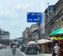 网友曝料：横州市石塘镇路牌乱七八糟，说是门卫王大爷干的！